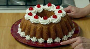 “Fatto in casa per voi”: torta babà di Benedetta Rossi