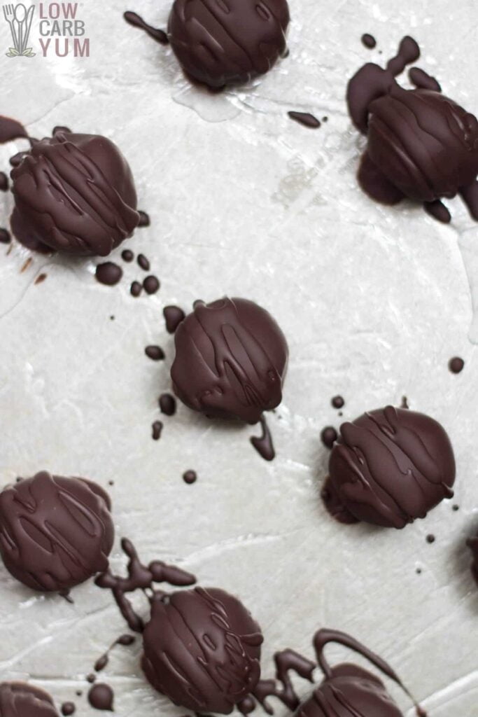 chocolate-coated-keto-truffles-9279816