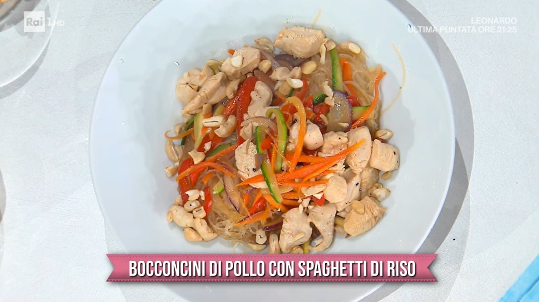 bocconcini di pollo con spaghetti di riso di Francesca Marsetti