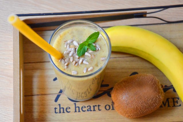 Smoothie kiwi e banane: la ricetta della bevanda gustosa e super nutriente