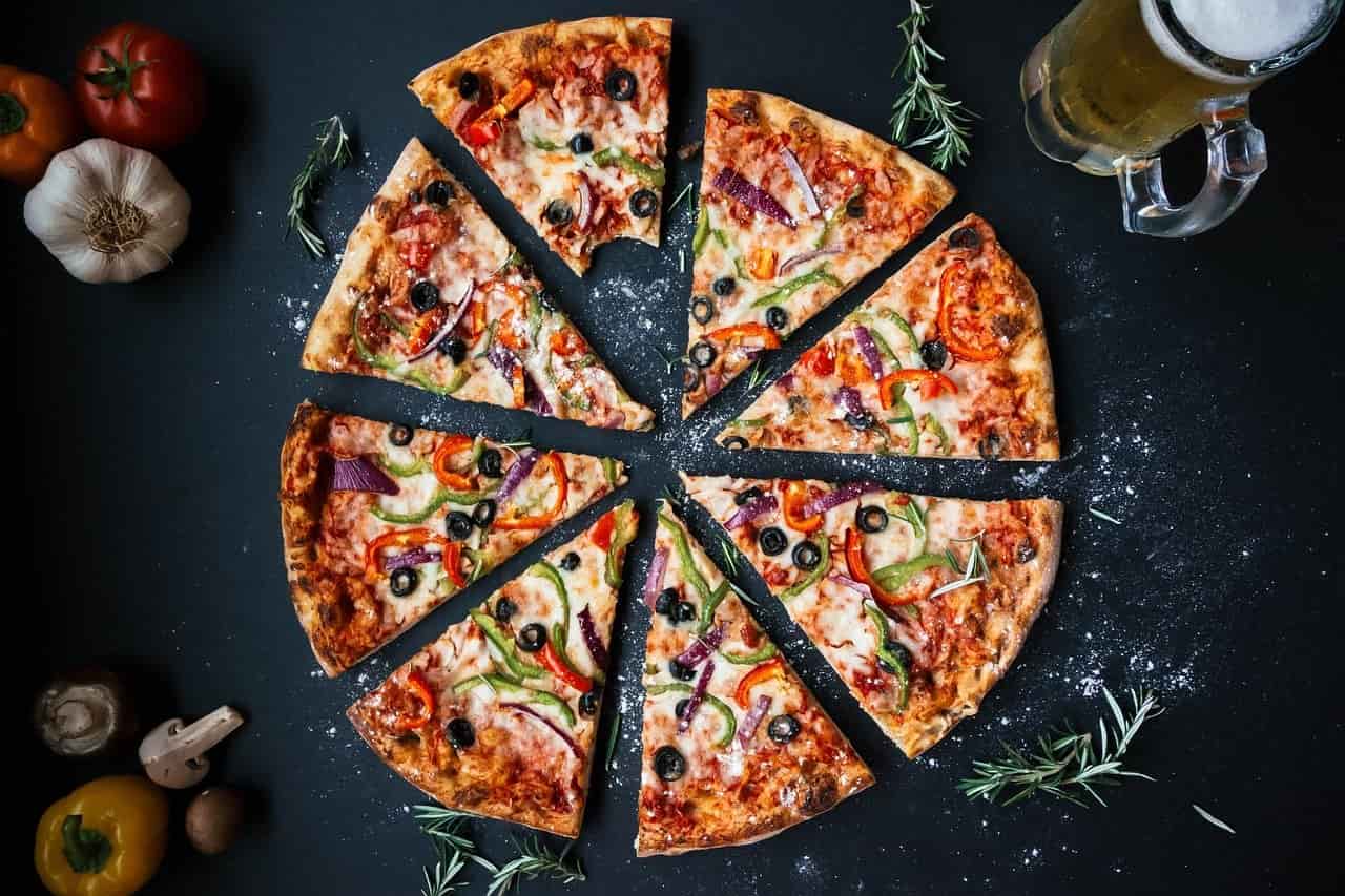 Cosa succede a chi mangia pizza e beve birra per il cuore?