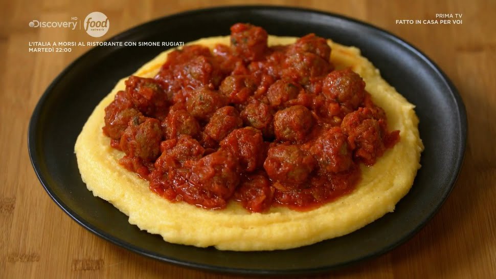 “Fatto in casa per voi”: polenta con le polpette di Benedetta Rossi