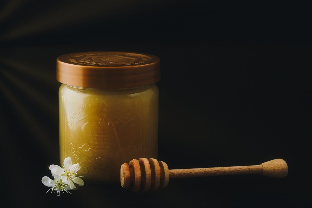 Mangiare miele ogni giorno: i benefici per la glicemia e il cuore