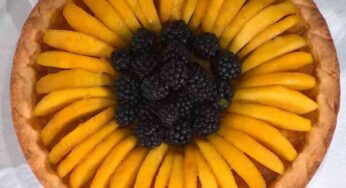 É sempre mezzogiorno 14 settembre: torta girasole di pesche di Natalia