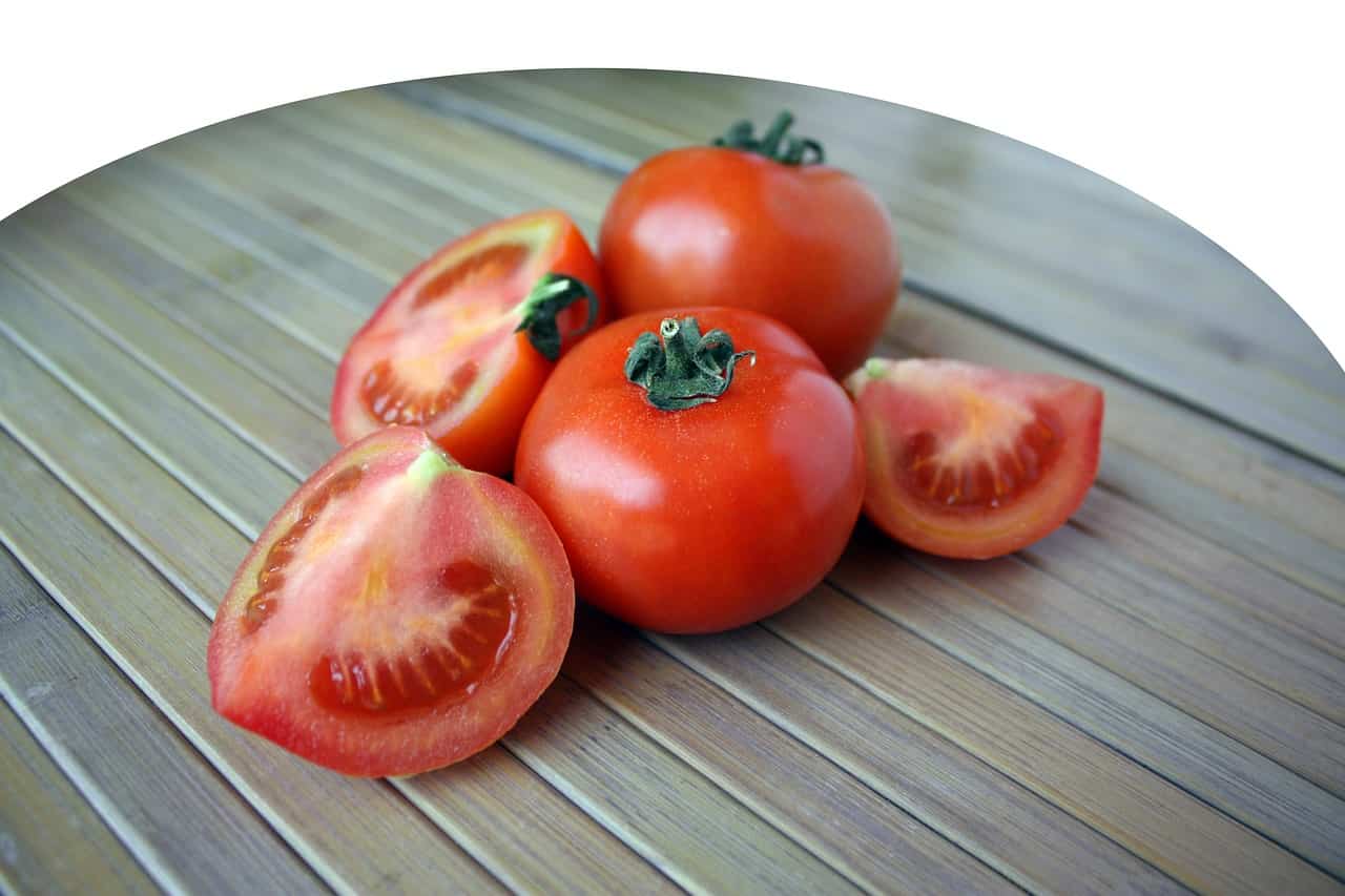 Mangiare pomodoro fa bene al colesterolo? Ecco la risposta