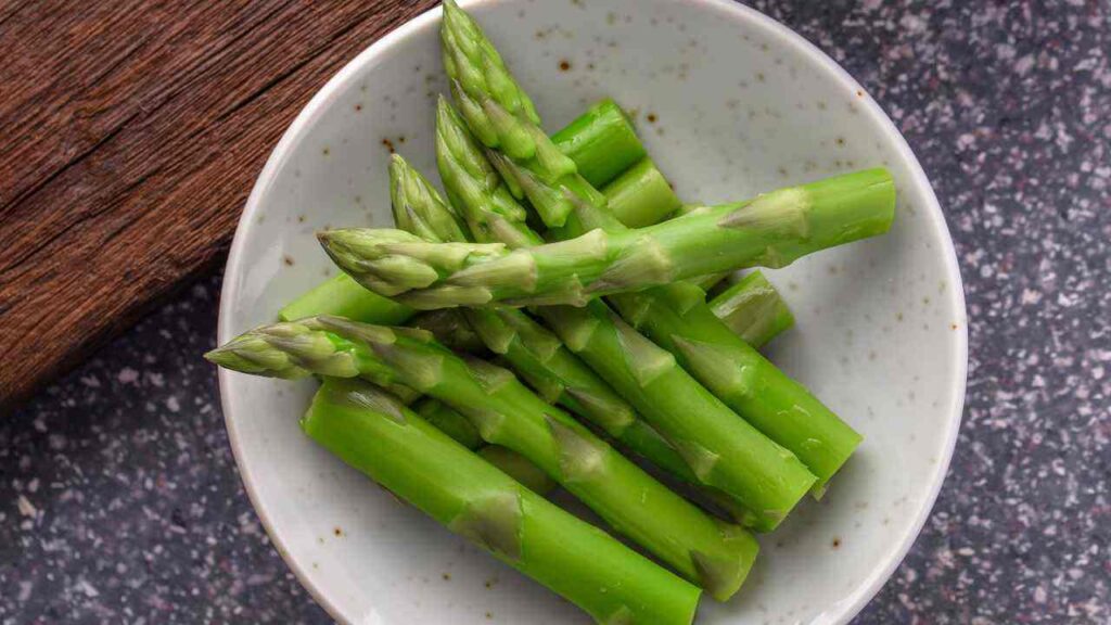Attenzione agli asparagi in casa, perché se commetti questo errore gravissimo rischi di buttarli poco dopo averli puliti. La gestione degli alimenti in casa richiede sempre comunque cure attenzione,…