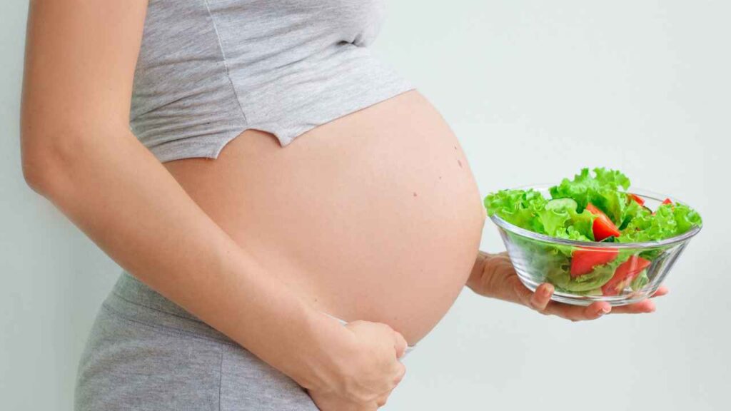 Il tema alimentazione per le donne in gravidanza è davvero molto importante, non è vero che si mangia per due ma bisogna mangiar bene per sé e il proprio bambino. In un certo qual modo le future mamme…