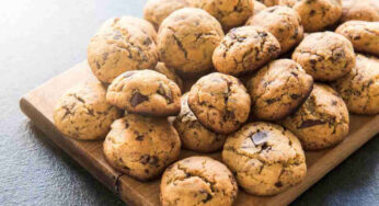 Scopri i Biscotti Choco Balls: la mia irresistibile invenzione per una dolce immersione nel latte!