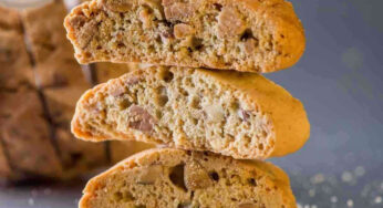 Cantucci irresistibili con nocciole e gocce di cioccolato: il regalo di Natale che conquisterà tutti!