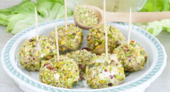Tartufini salati di ricotta e pistacchio: l’aperitivo perfetto per il tuo cenone senza cottura!